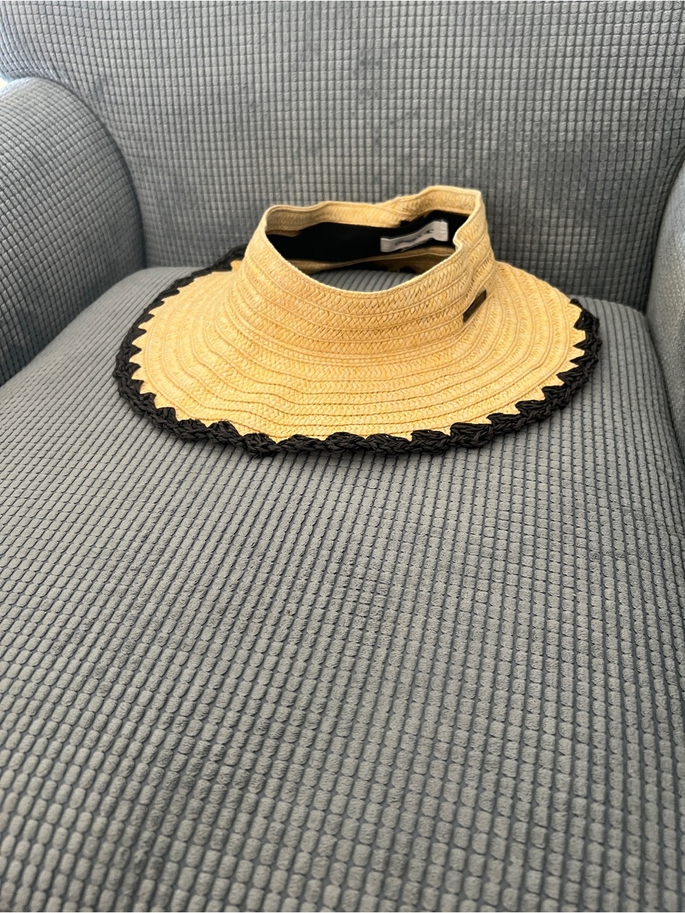 Beachy Boho Vacation O'Neill Straw Visor with Black Scalloped Trim